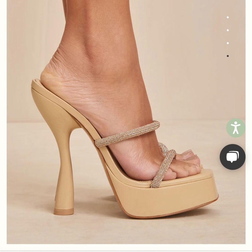 Brand new cult gaia elena platform in sand dollar size 37